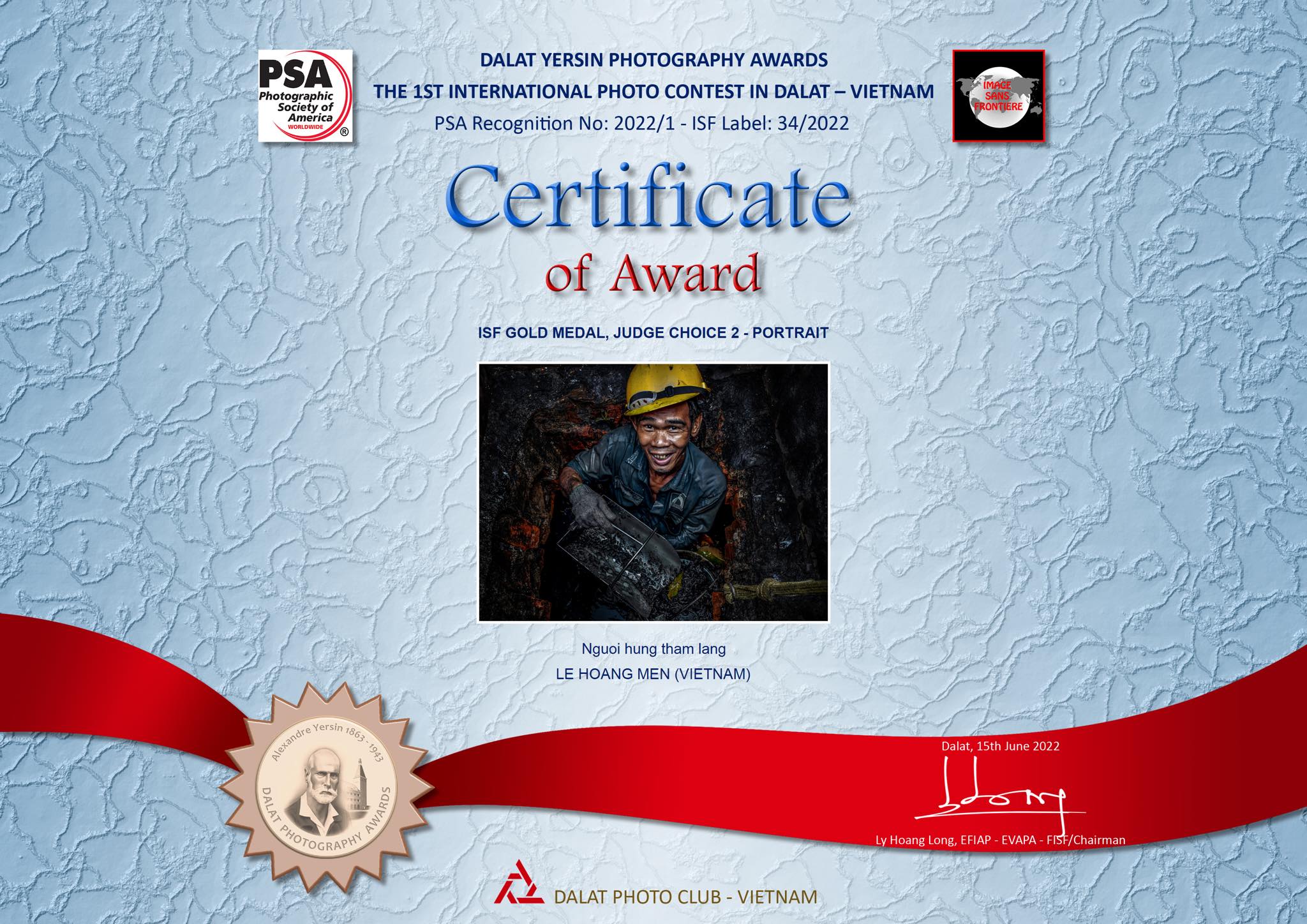 Huy chương vàng ISF - Giải của GK 2 Người hùng thầm lặng - Lê Hoàng Mến (VIETNAM)